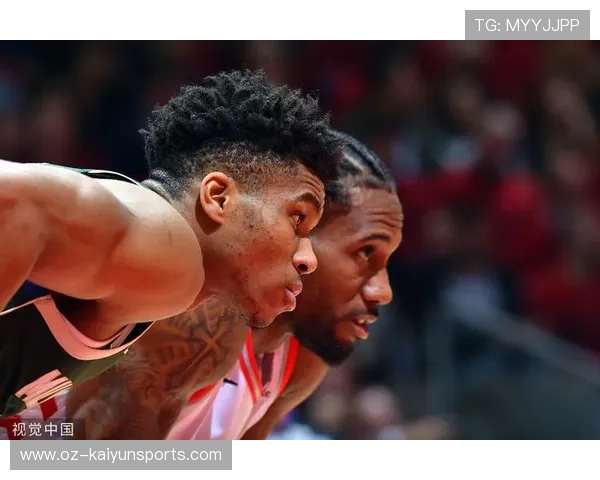 字母哥深夜街头接吻照,社媒账号瞬间爆评 字母哥深夜街头接吻照,社媒账号瞬间爆评